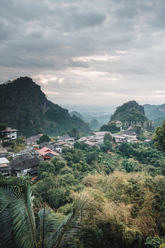 泰国的Pha Mi村